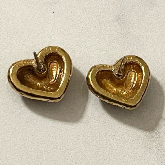 Beautiful Vintage Avon Red Heart Flower Earrings - Picture 9 of 13
